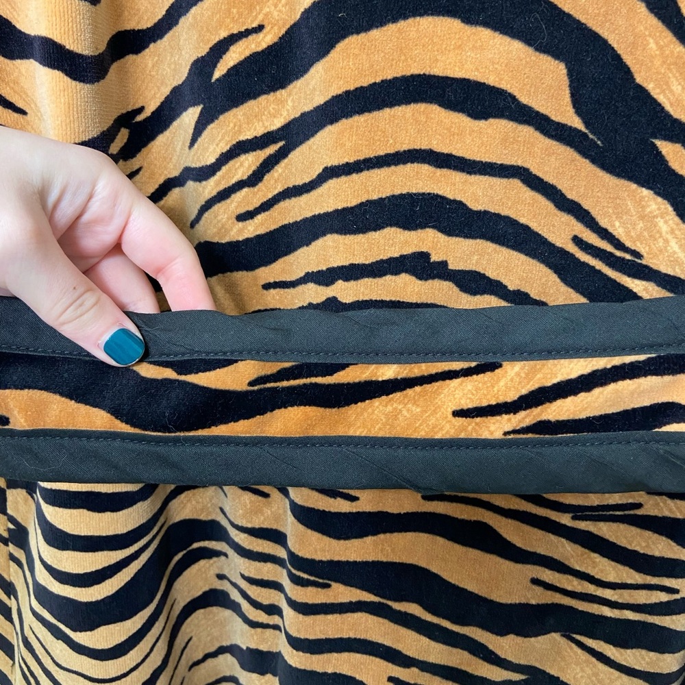 EUC Vintage Rain Cheetahs Naman women’s soft tiger print fur peacoat trench coat - Picture 7 of 8